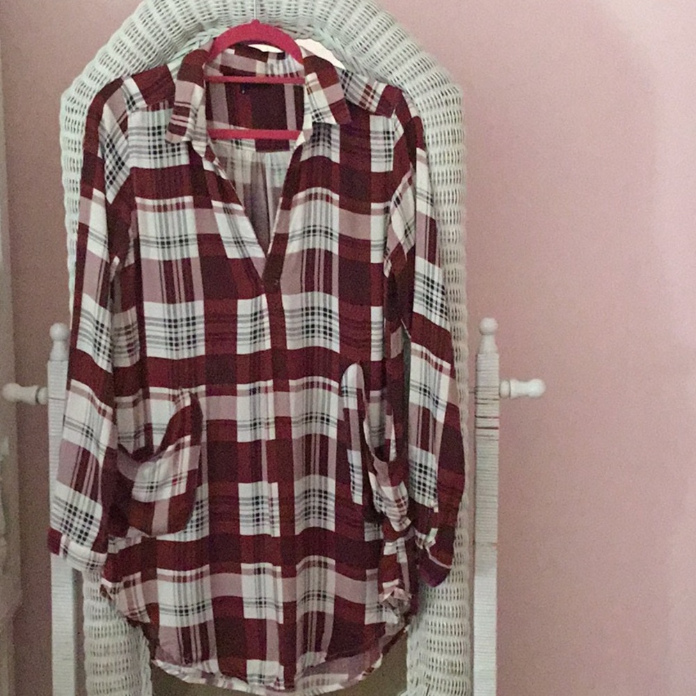 OLIVACEOUS PLAID T SHIRT DRESS WITH POCKETS.